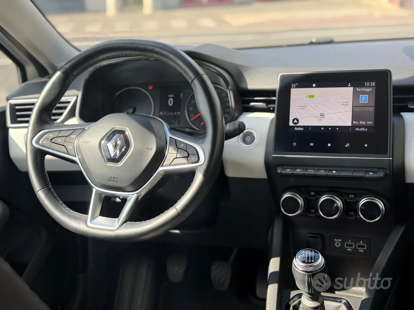 Renault Clio 2023 photo 2
