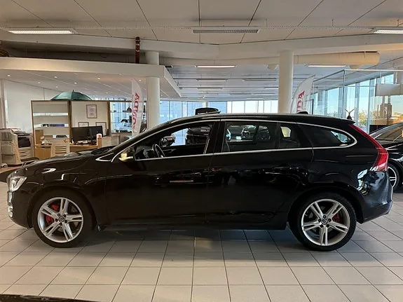Volvo V60 2018 photo 2