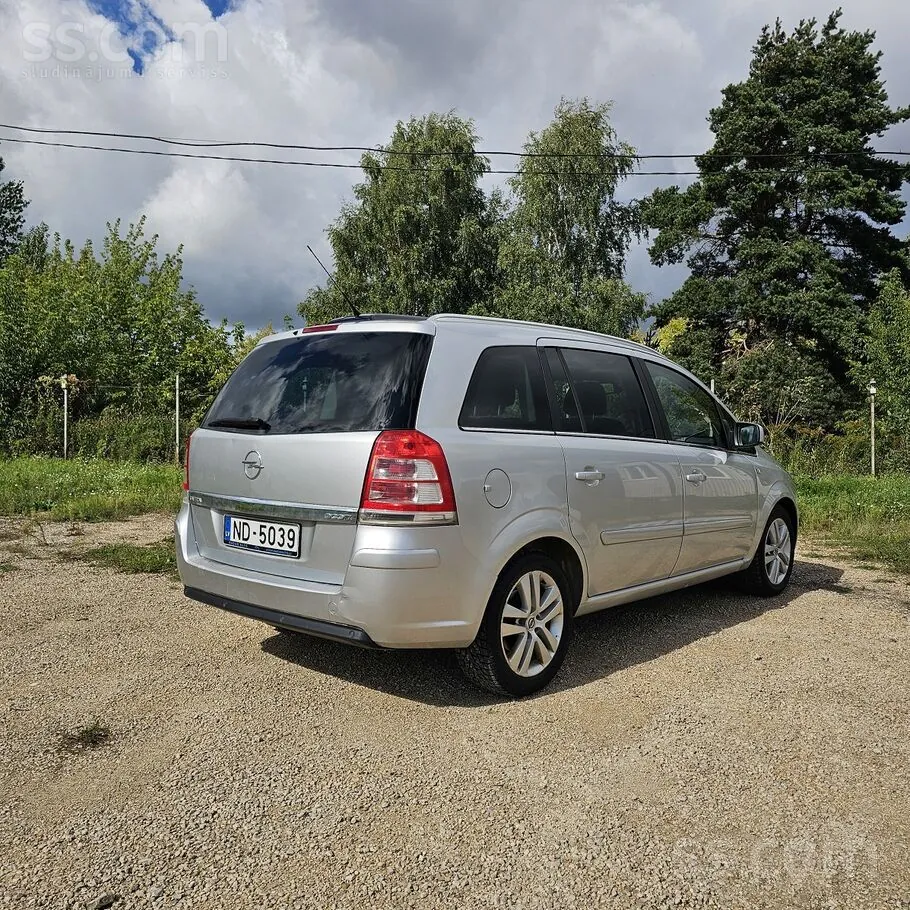 Opel Zafira 2011 photo 4