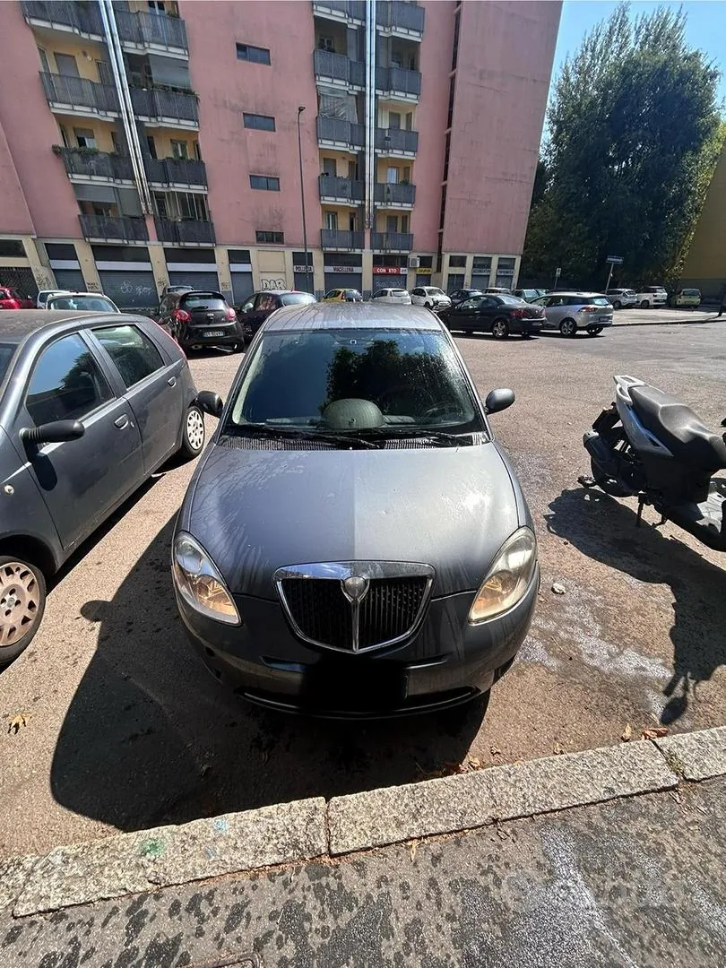 Lancia Ypsilon