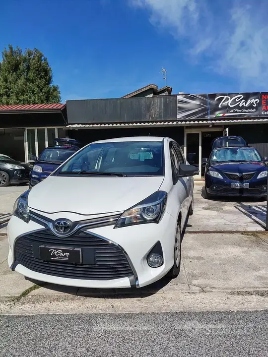 Toyota Yaris 2015 photo 4