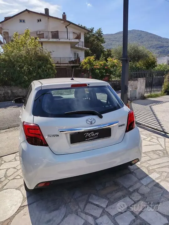 Toyota Yaris 2015 photo 5