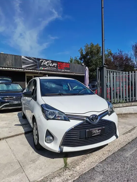 Toyota Yaris 2015 photo 2