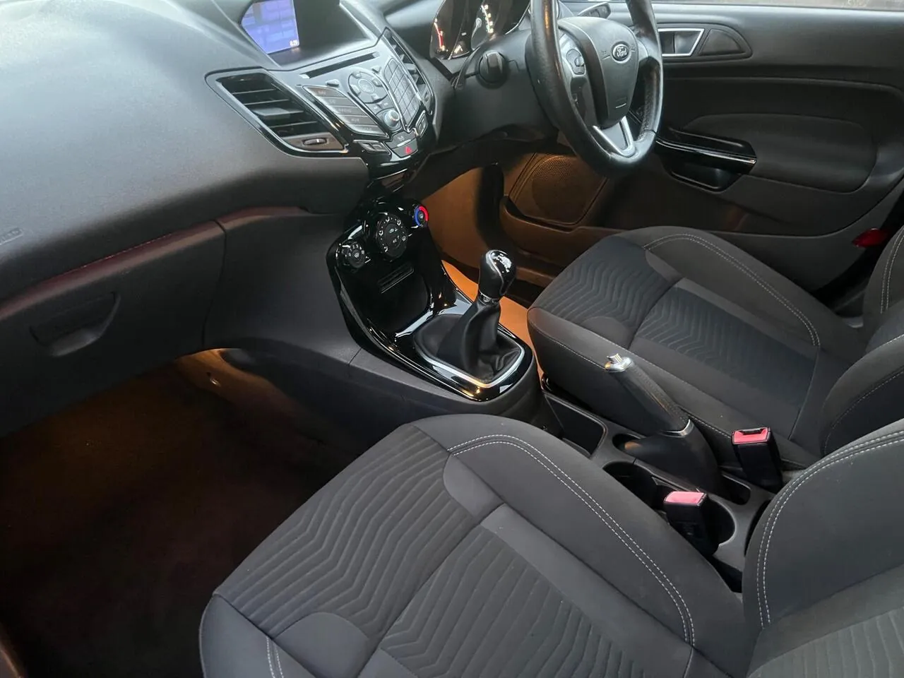Ford Fiesta 2016 photo 5