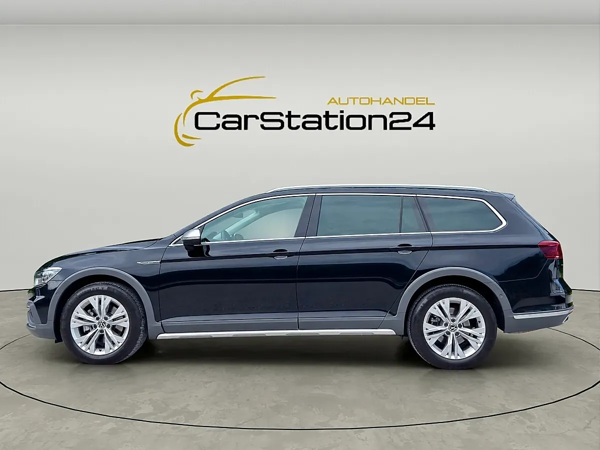 Volkswagen Passat 2023 photo 2