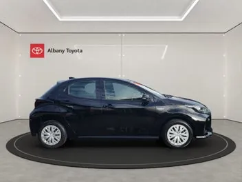 Toyota Yaris 2023 photo 3
