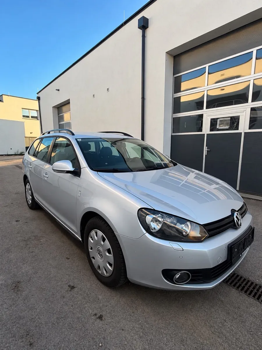 Volkswagen Golf 2011 photo 2