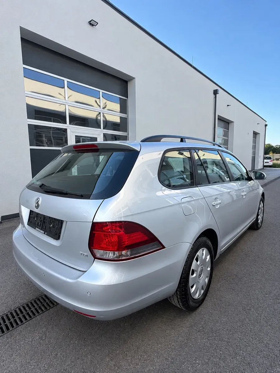 Volkswagen Golf 2011 photo 3