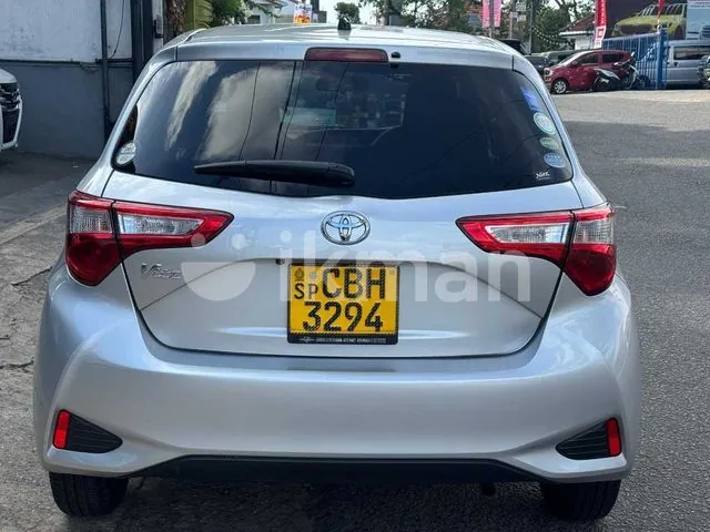 Toyota Vitz 2017 photo 4