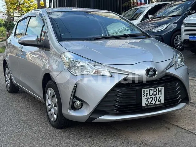 Toyota Vitz 2017 photo 2