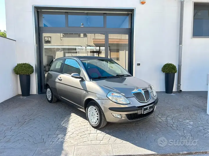 Lancia Ypsilon