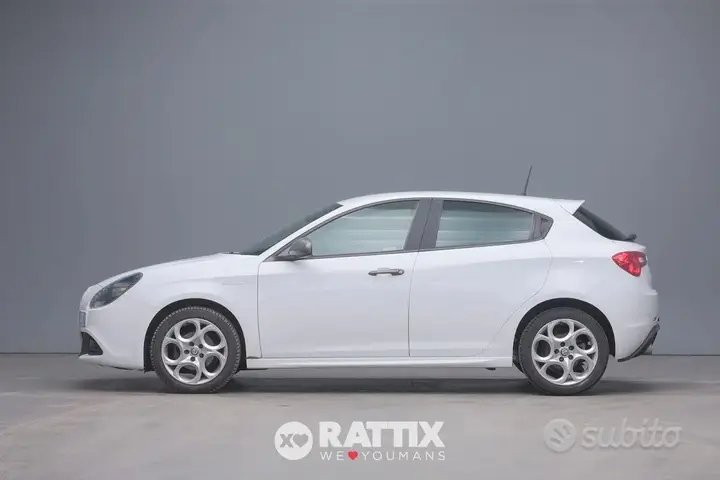 Alfa Romeo Giulietta 2017 photo 2