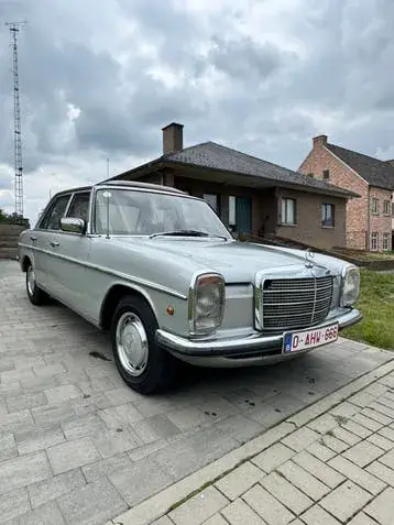 Mercedes-Benz 240D