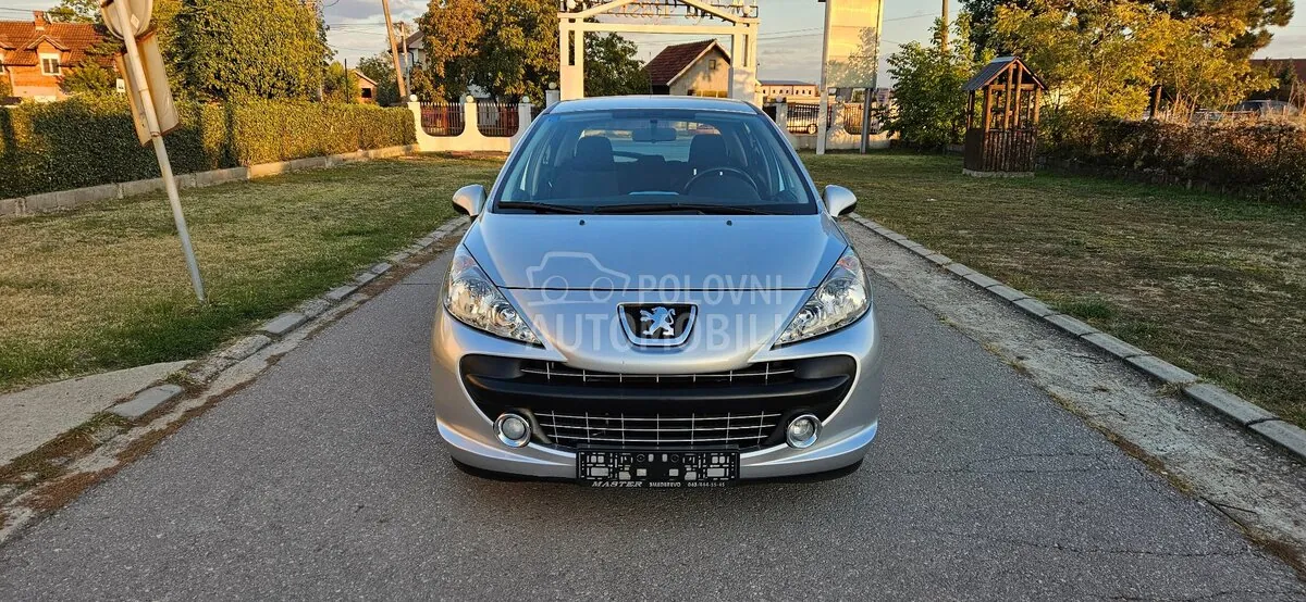 Peugeot 207 2008 photo 4