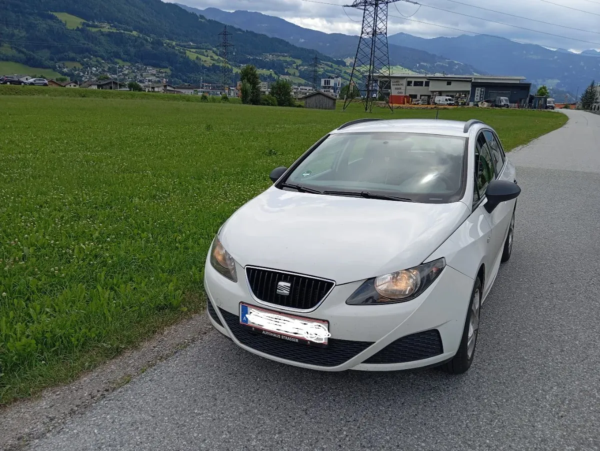 Seat Ibiza 2012 photo 3