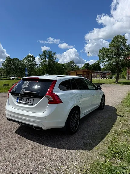 Volvo V60 2015 photo 4