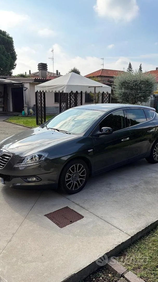 Lancia Delta 2012 photo 2