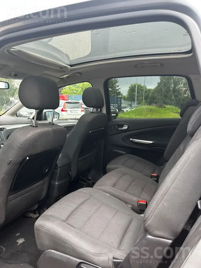 Ford S-Max 2013 photo 2