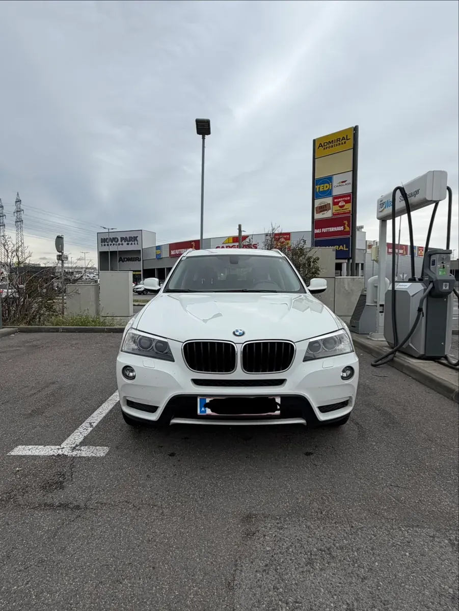 BMW X3 2013 photo 2