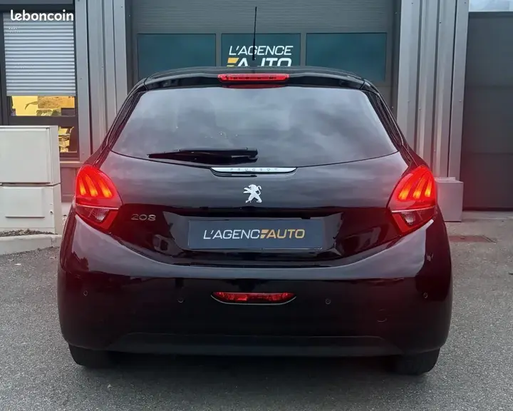 Peugeot 208 2018 photo 4