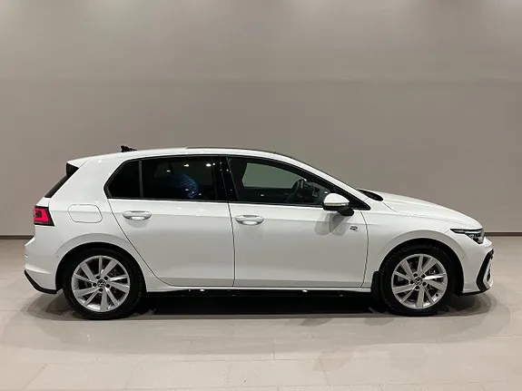 Volkswagen Golf I 2026 photo 3