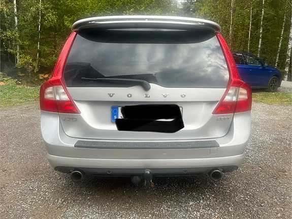 Volvo V70 2010 photo 2