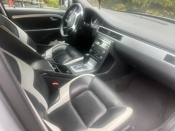 Volvo V70 2010 photo 3