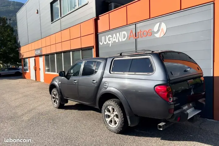 Mitsubishi L200 2013 photo 2