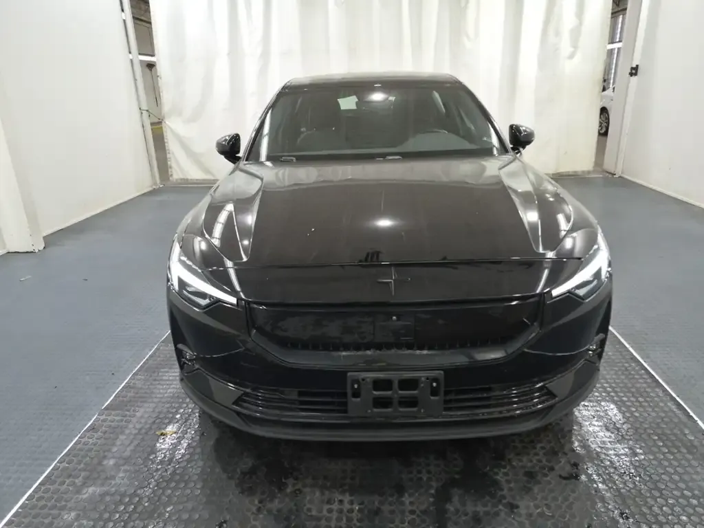 Polestar 2 2025 photo 2