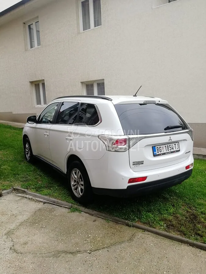 Mitsubishi Outlander 2012 photo 3