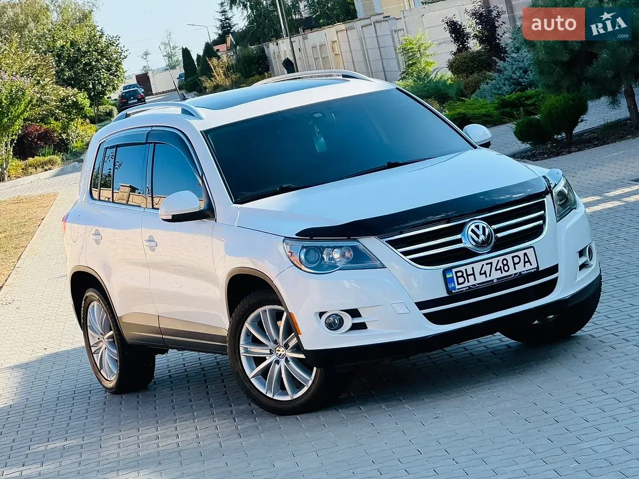 Volkswagen Tiguan 2011 photo 2