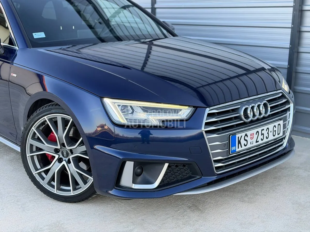 Audi A4 2019 photo 2