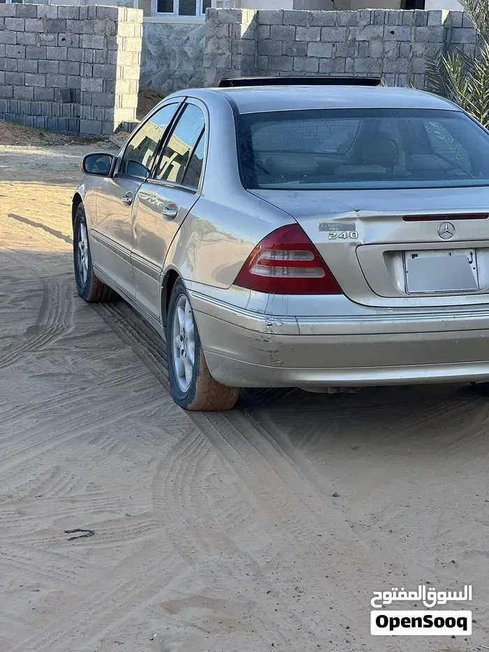 Mercedes-Benz C-Class 2010 photo 3