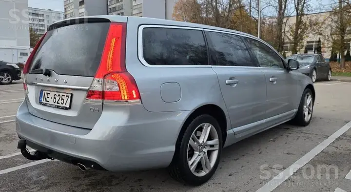 Volvo V70 2013 photo 5