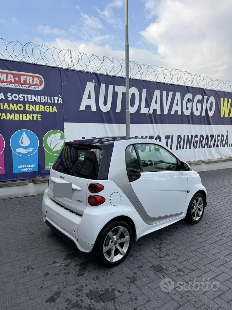 Smart Fortwo 2010 photo 2