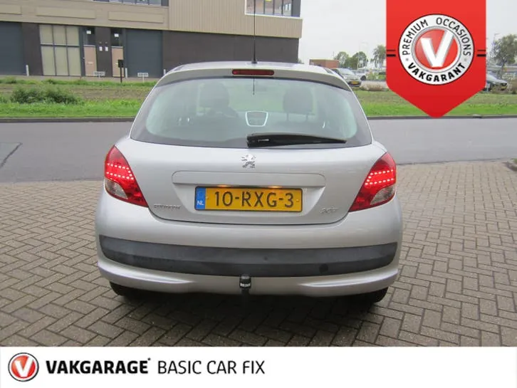 Peugeot 207 2011 photo 3