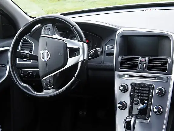 Volvo Xc60 2017 photo 5