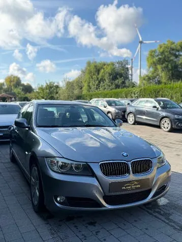 BMW 3 Series 2010 photo 2