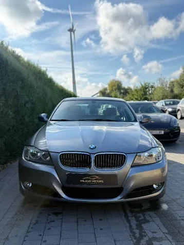 BMW 3 Series 2010 photo 3