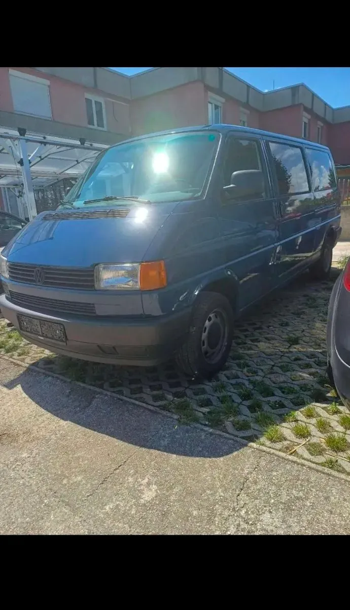 Volkswagen T4 1995 photo 2