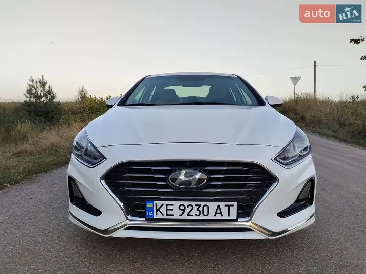 Hyundai Sonata 2017 photo 2