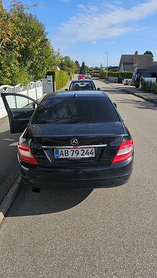 Mercedes-Benz C200 2010 photo 5