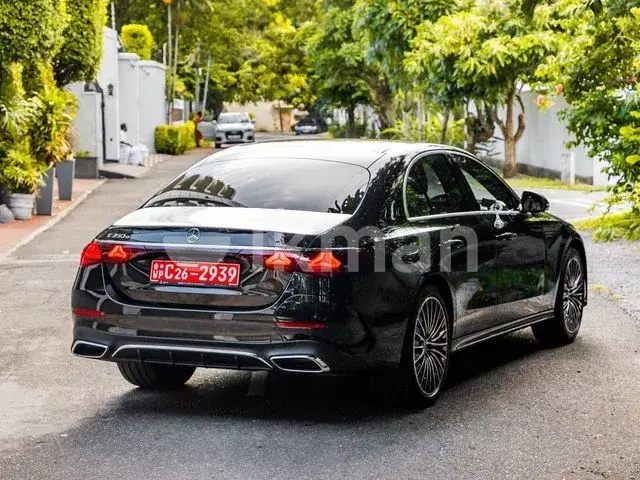 Mercedes-Benz E350 2025 photo 5