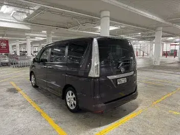 Nissan Serena 2012 photo 4