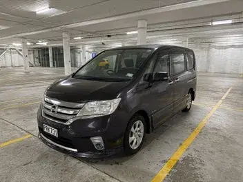 Nissan Serena 2012 photo 2