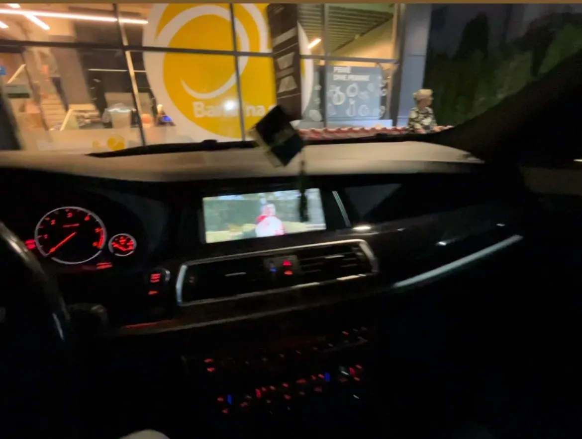 BMW 5 Series 2013 photo 2