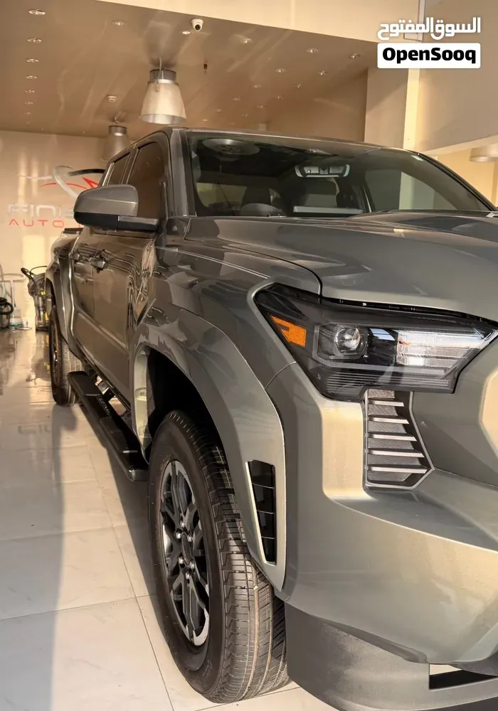 Toyota Tacoma 2025 photo 2