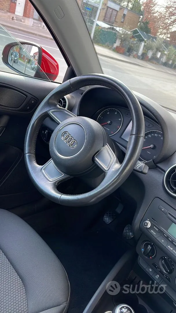 Audi A1 2010 photo 3