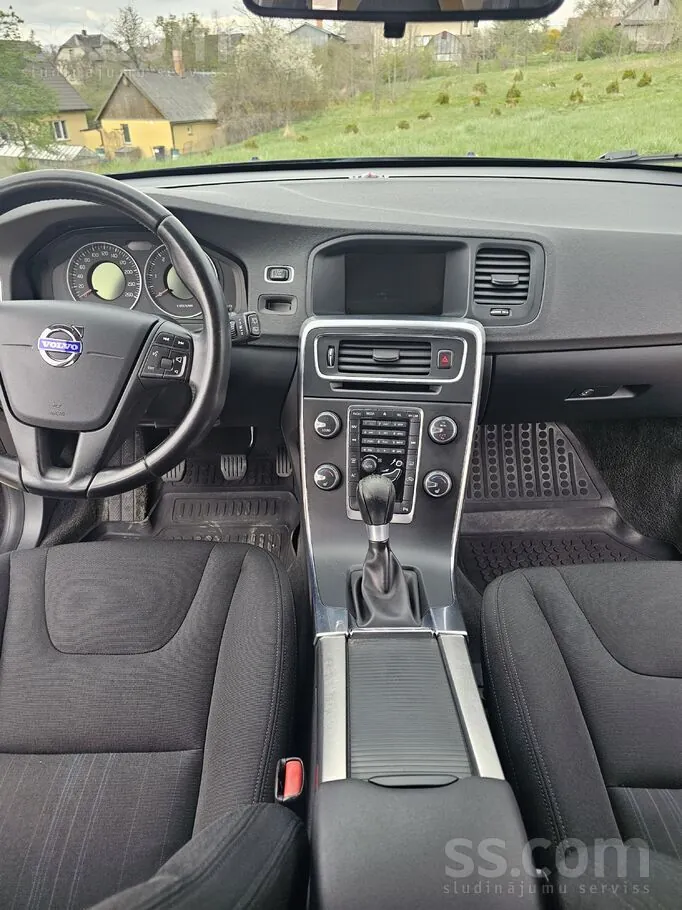 Volvo V60 2012 photo 5