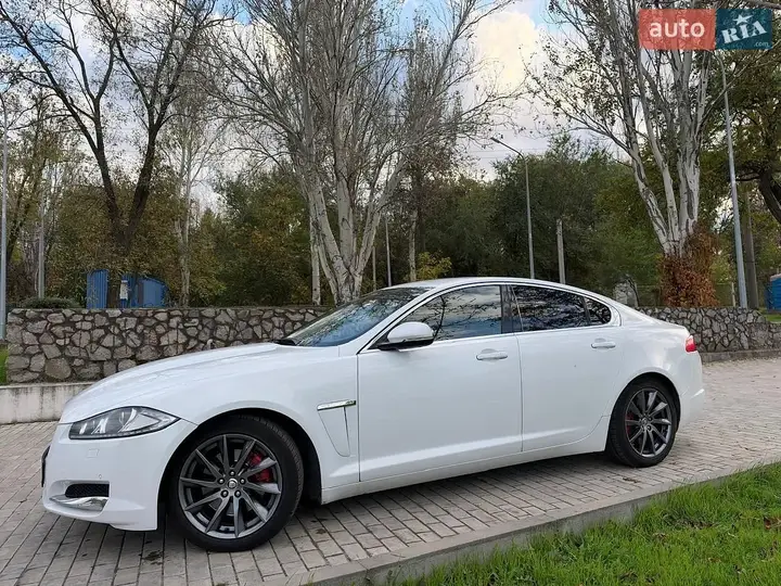 Jaguar Xf 2013 photo 4